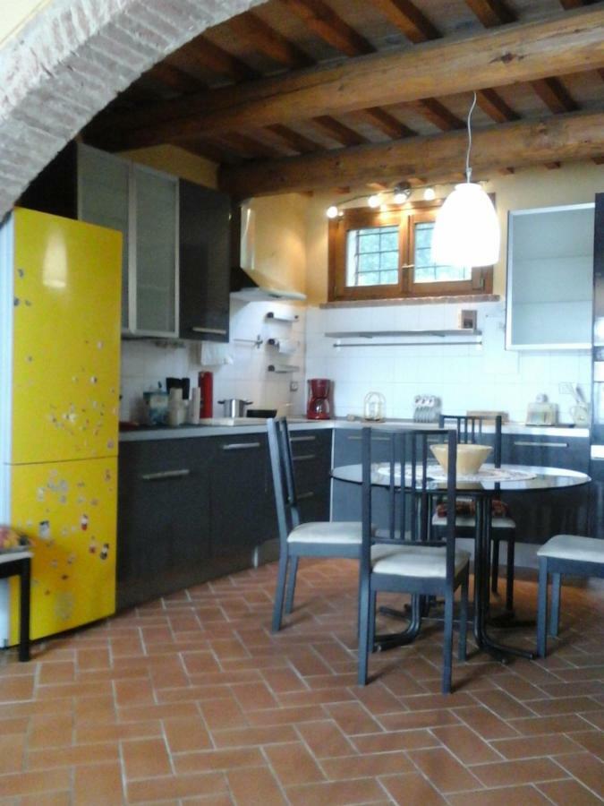 Casa Agostini Lägenhet Lari Exteriör bild