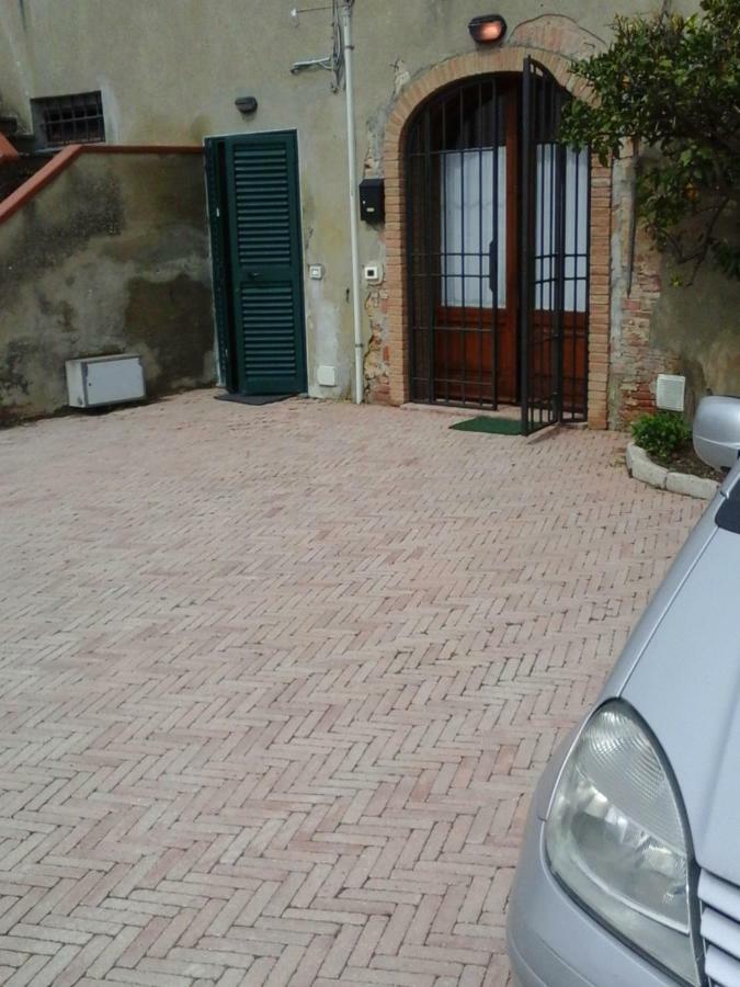 Casa Agostini Lägenhet Lari Exteriör bild